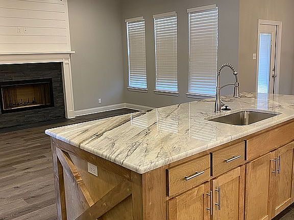 4th image of 924 Cumberland St