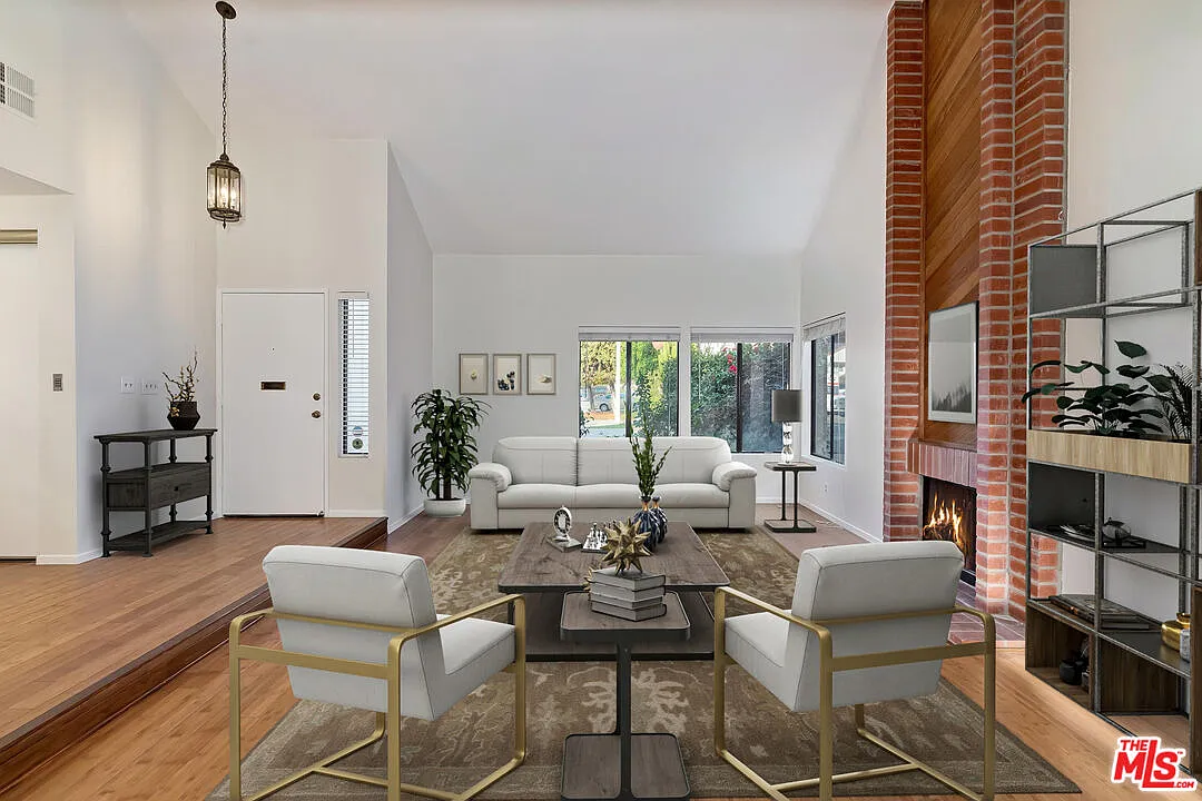 5 bed, 3.0 bath, 2247 sqft, $6,900 — Photo 4