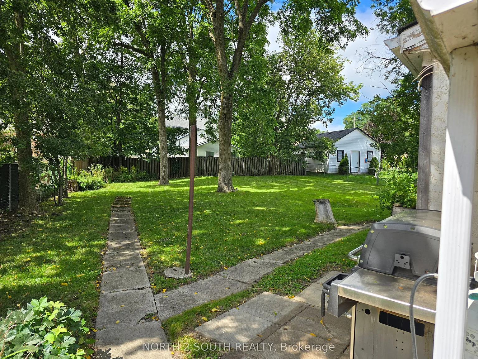 3 bed, $2,100 — Photo 2