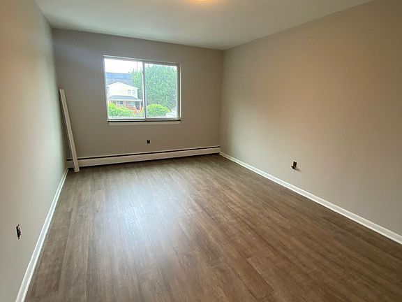 2nd image of 1118 Lafayette Ave #1B-1Ba-612Sqft