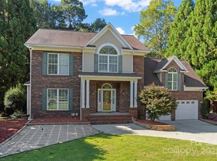 220 35th Ave NE, Hickory, NC 28601