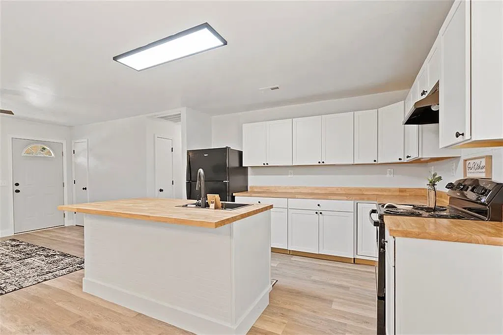 3 bed, $1,595 — Photo 3