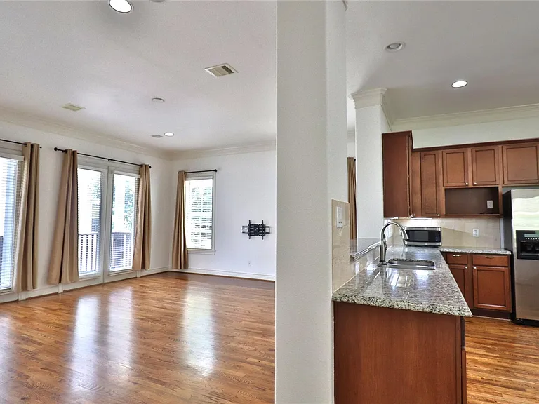 3257 Maxroy St — Photo 18