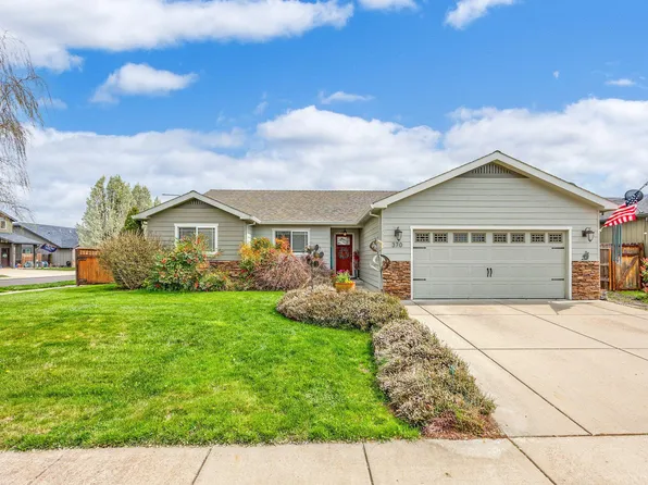 370 Roundgate Dr, Medford, OR 97501