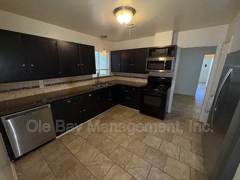 2nd image of 5429 Norden Dr S