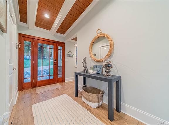3rd image of 124 Little Acorn Ln
