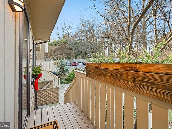 3rd image of 2716 Glengyle Dr