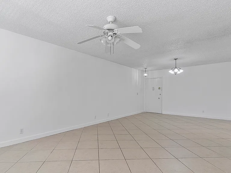 5700 NE 22nd Way #323 — Photo 8