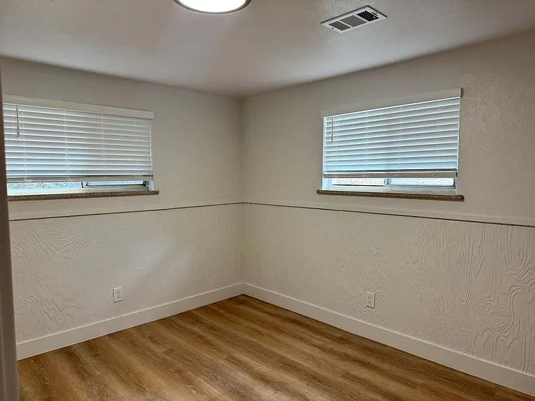 1505 Linden Ave — Photo 23