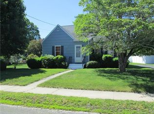 65 Smith St, Niantic, CT 06357