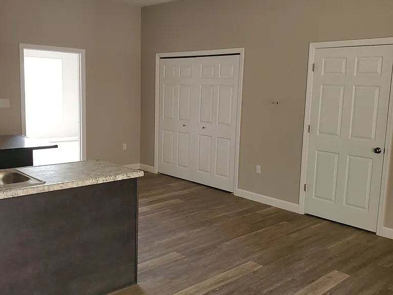 567 Dupont Rd #10 — Photo 1