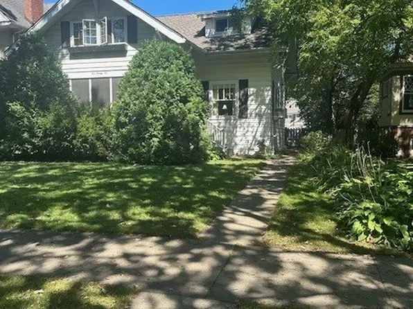 526 Linden Ave, Wilmette, IL 60091