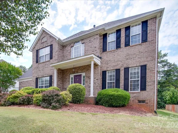 5613 Berry Ridge Dr, Harrisburg, NC 28075