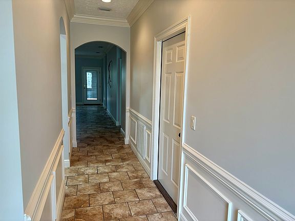 2nd image of 116 Gardenia St