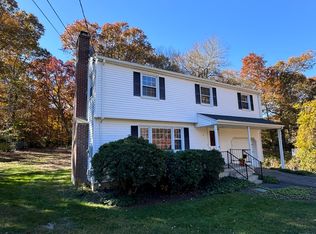 5 Corey Ln E, Niantic, CT 06357