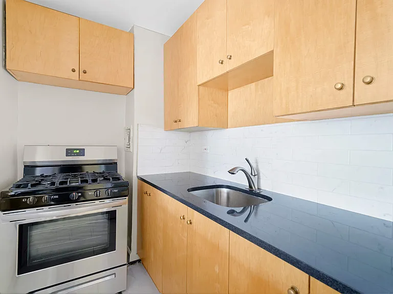 30-44 29th St #4C — Photo 8