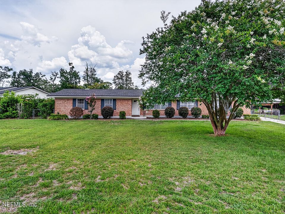 1st image of 717 ESTATES COVE Road