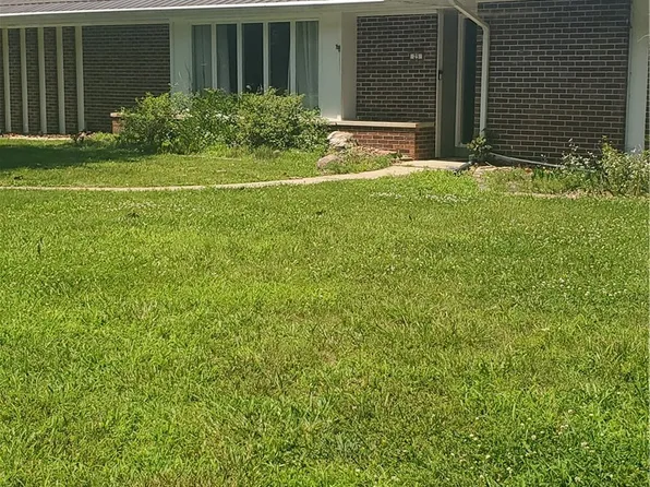 25 Lakeshore Dr, Danville, IL 61832