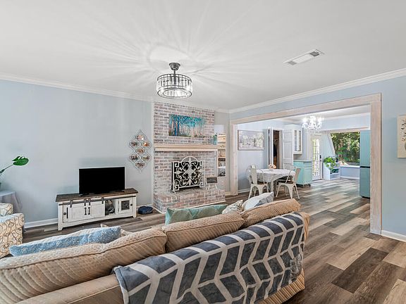 4th image of 600 Audubon Ln