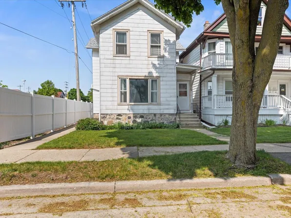 1581 South 72nd STREET, West Allis, WI 53214