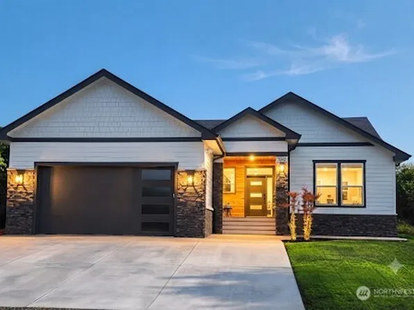 552 Sand Dune Avenue SW, Ocean Shores, WA 98569