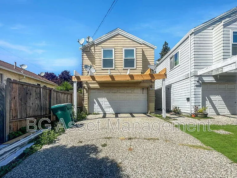 810 3rd St — Photo 18