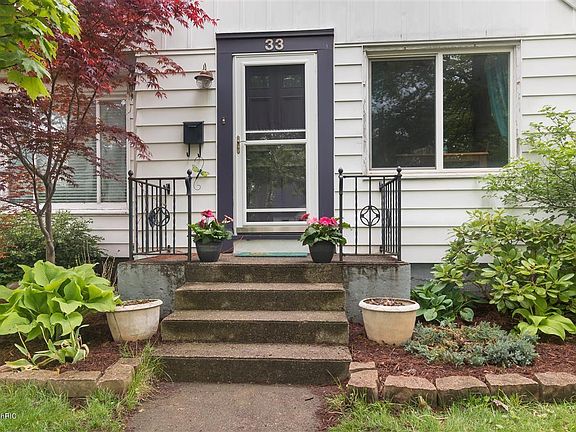 2nd image of 33 S Lindy St