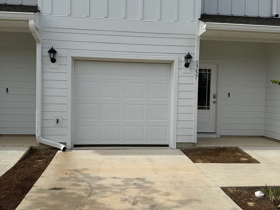 1757 Jakes Dr