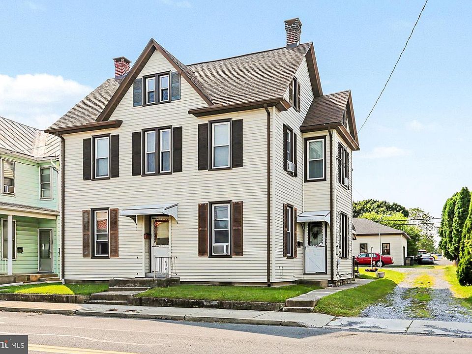 1st image of 632 W Main St