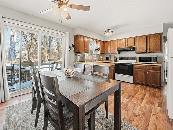 3rd image of 3232 Lotus Street