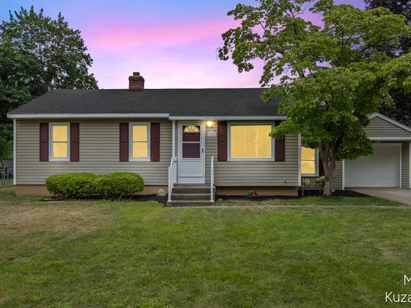 3901 Suburban Shores Dr NE, Grand Rapids, MI 49525