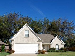 75 Clay Hills Dr, Oakland, TN 38060