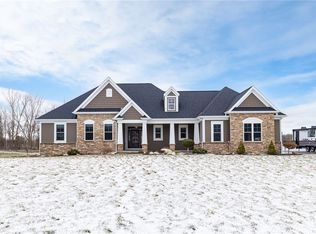 97 Kingsford Ln, Spencerport, NY 14559