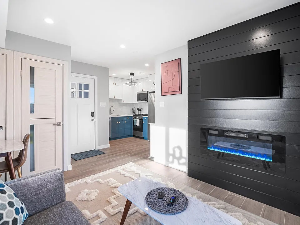 21 N Albany Ave #3
