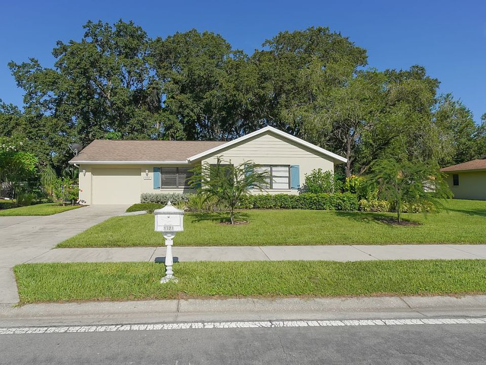 1st image of 1121 Deer Hollow Blvd