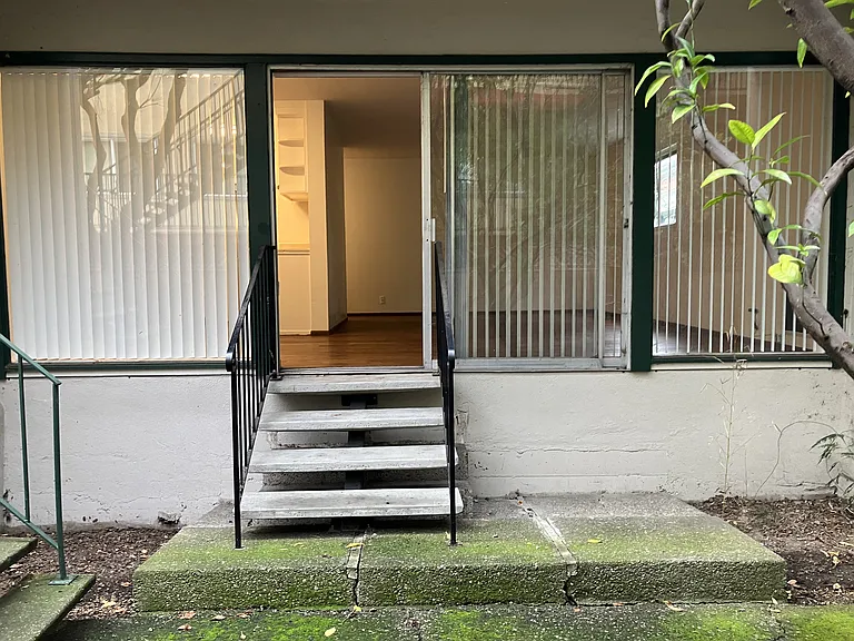 1733 Grant St #B — Photo 15