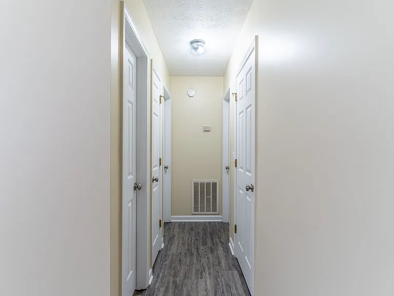 414 Madison Ave NW — Photo 1