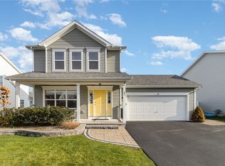82 Rangers Ct, Rochester, NY 14612