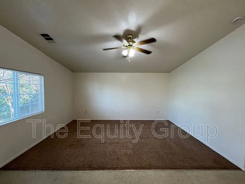 Building Photo - 94 N 4th St #B