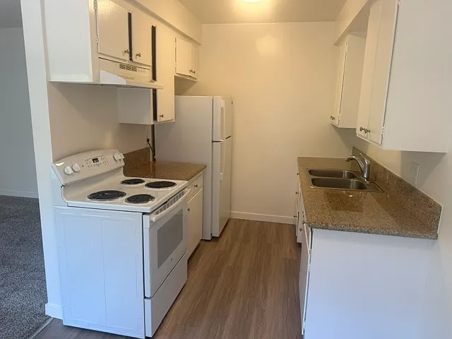 841 Grand Ave #6 — Photo 2