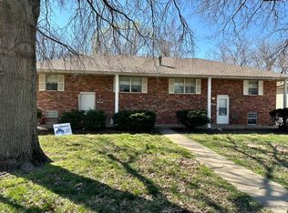 2914 N River Ter, Independence, MO 64054