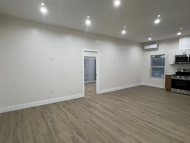 1823 P Street — Photo 32