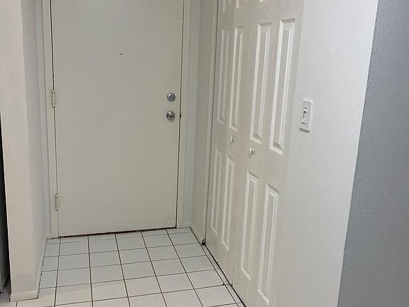 5th image of 16950 W Dixie Hwy #533A
