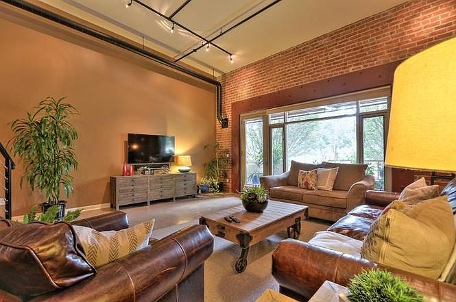 1st image of 564 Manzana Pl