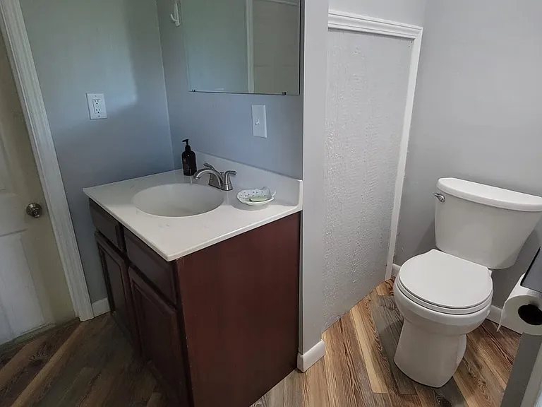 110 Hawthorne Ln — Photo 21