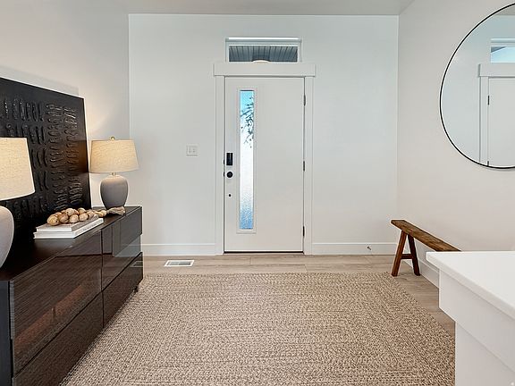 5th image of 739 W Powderwood Ln