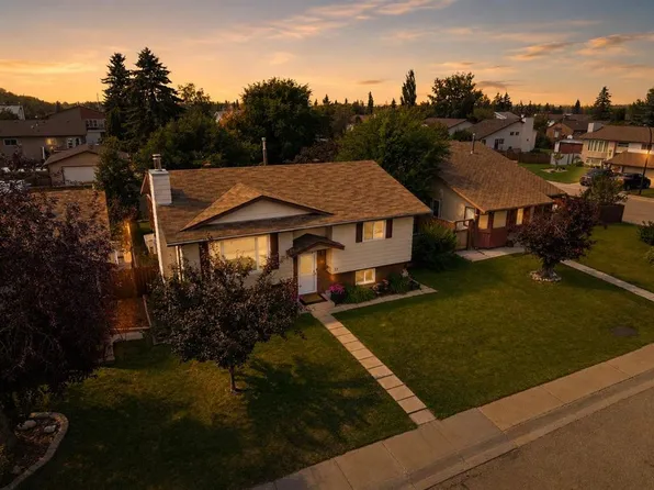 53 E Reeves Cres, Red Deer, AB T4P 2Z4