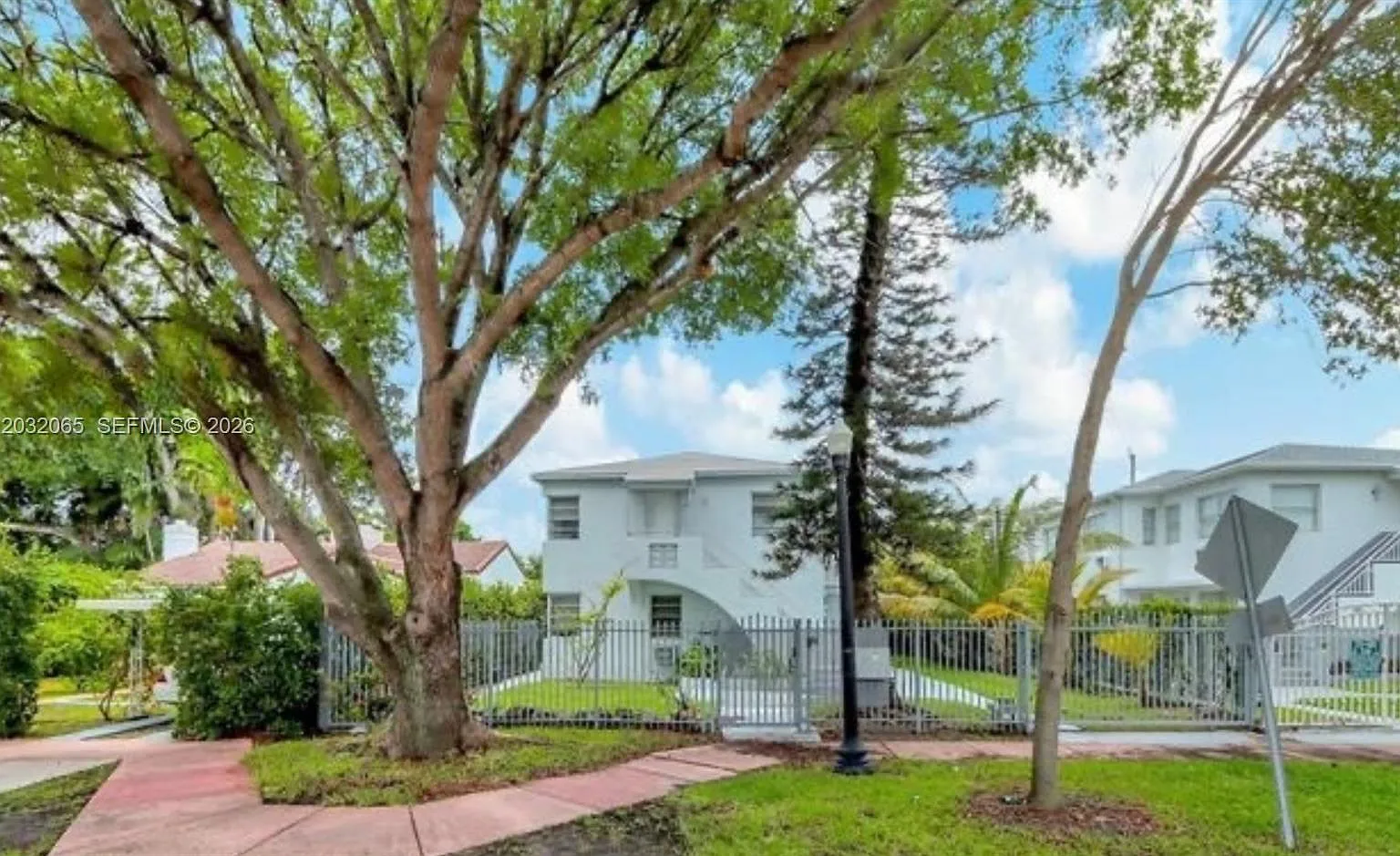 Isle Of Normandy Miami Vi — Photo 1