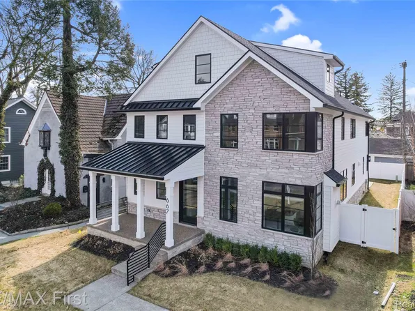 667 Oak Ave, Birmingham, MI 48009