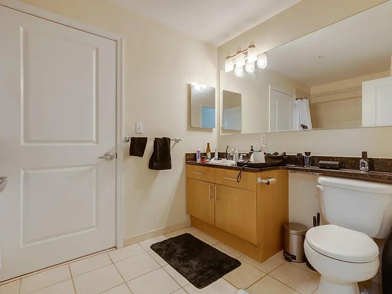 715 6th St NW #205 — Photo 29